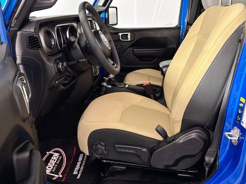 Used 2023 Jeep Wrangler Unlimited w/ Cold Weather Group AWD/4WD image 16