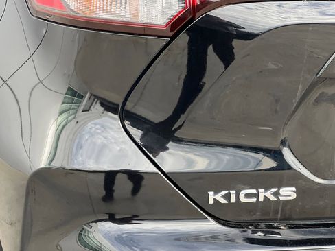 Used 2022 Nissan Kicks S image 23