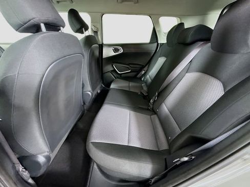 Used 2025 Kia Soul LX w/ LX Technology Package FWD image 22
