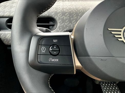 Used 2025 MINI Cooper S FWD image 10