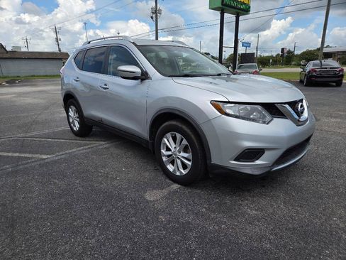 Used 2016 Nissan Rogue SV FWD image 4