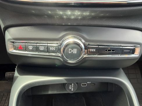 Used 2023 Volvo C40 P8 Recharge Plus w/ Protection Package Premier AWD/4WD image 20