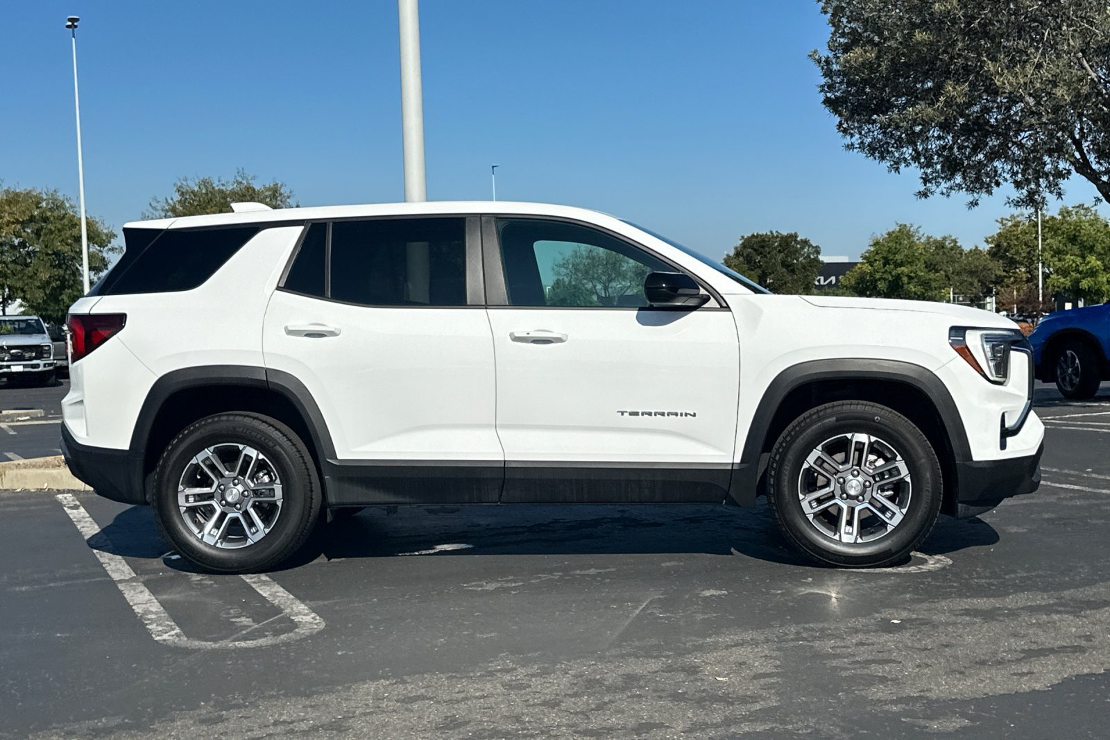 Used 2026 GMC Terrain Elevation AWD/4WD image 3