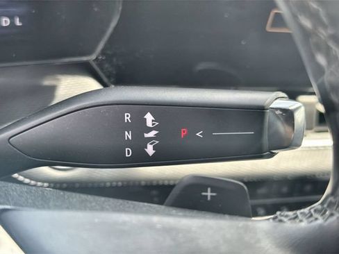 Used 2025 Chevrolet Equinox LT w/ Convenience Package II FWD image 15