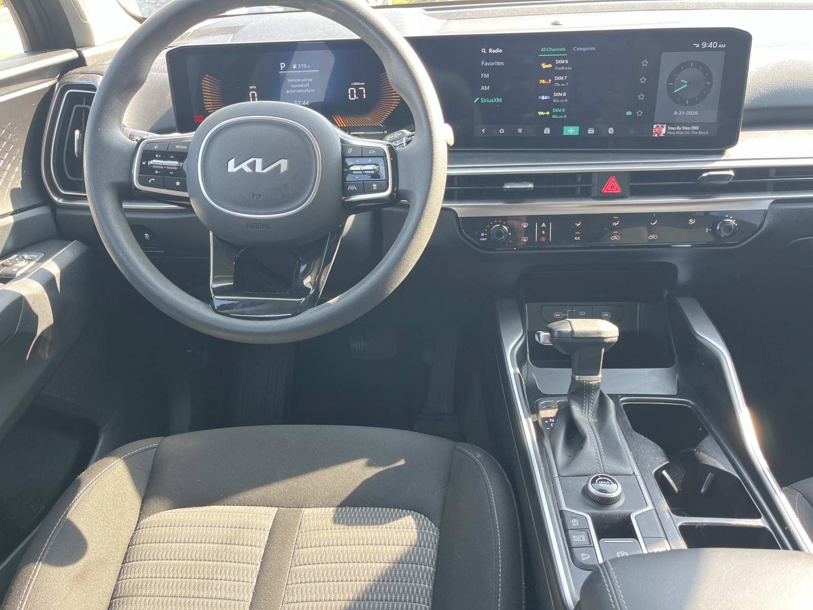 Used 2025 Kia Sorento LX FWD image 13