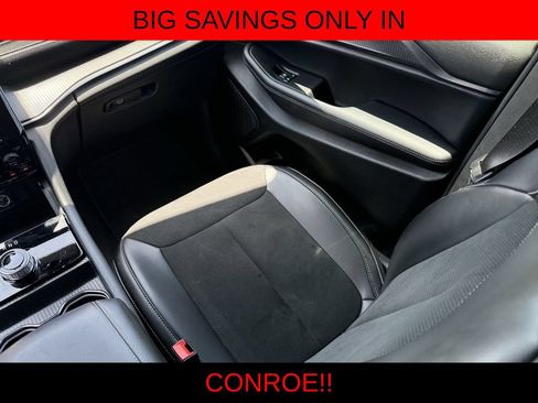 Used 2025 Jeep Grand Cherokee Altitude RWD image 27