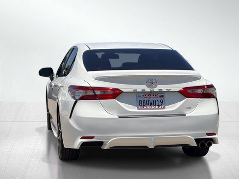 Certified 2018 Toyota Camry SE w/ Moonroof Package FWD image 6