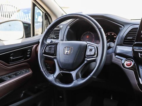Used 2025 Honda Odyssey Elite image 17