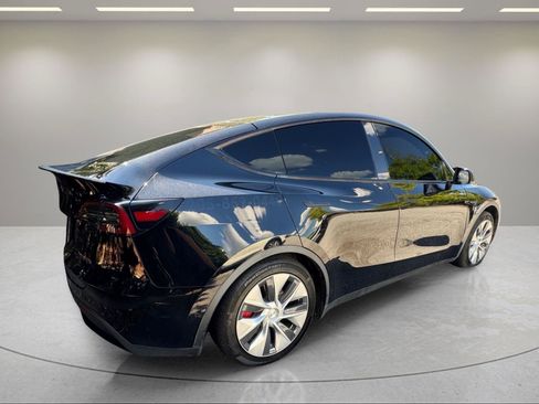 Used 2022 Tesla Model Y Performance AWD/4WD image 8