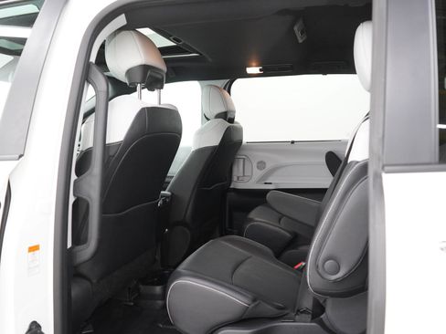 Used 2025 Toyota Sienna XSE AWD/4WD image 20