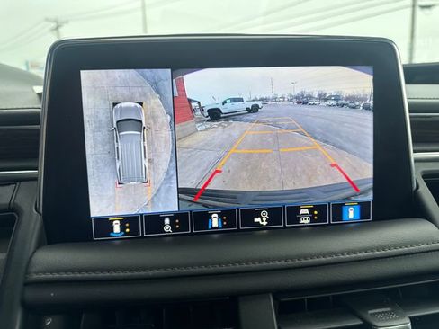 Used 2021 Chevrolet Suburban High Country image 25