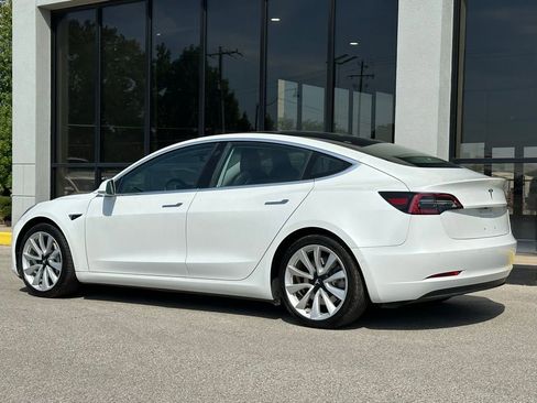 Used 2018 Tesla Model 3 Mid Range image 7