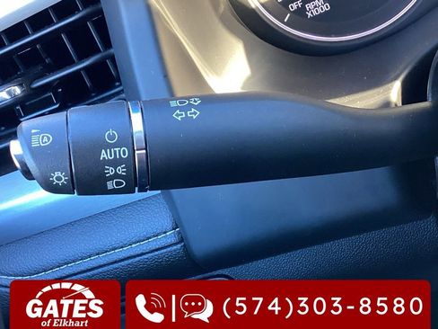 Used 2022 GMC Acadia SLE w/ Driver Convenience Package image 30