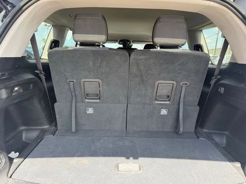 Used 2023 Jeep Grand Cherokee L Laredo RWD image 5