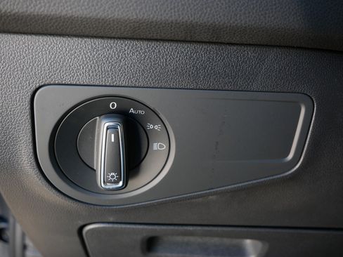 Used 2022 Volkswagen Tiguan SE image 26