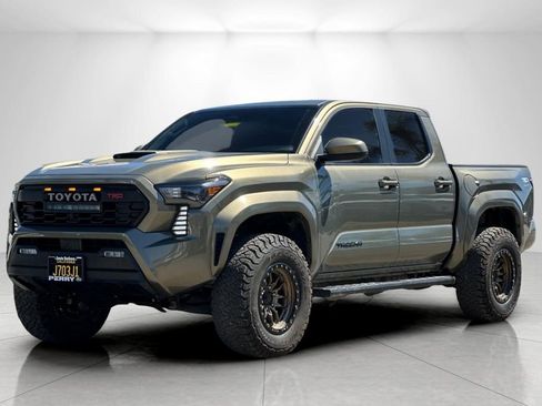Used 2024 Toyota Tacoma TRD Sport image 8