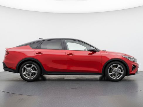 Used 2025 Kia K4 LXS image 11