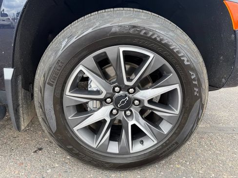 Used 2022 Chevrolet Tahoe Z71 w/ Luxury Package AWD/4WD image 17