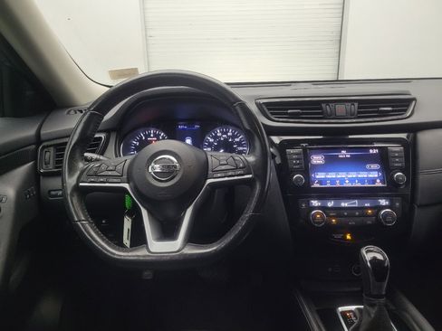 Used 2018 Nissan Rogue SL FWD image 22
