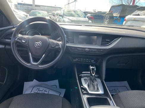 Used 2018 Buick Regal Preferred image 18