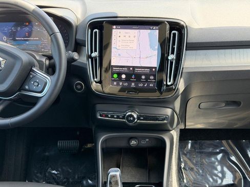 Certified 2026 Volvo XC40 B5 Plus AWD/4WD image 14