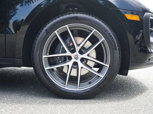 Used 2024 Porsche Macan AWD/4WD image 37