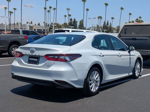 Used 2024 Toyota Camry LE FWD image 5