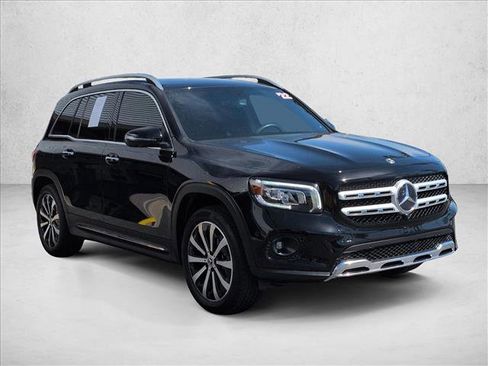 Used 2022 Mercedes-Benz GLB 250 image 3