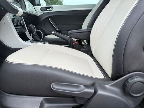 Used 2019 Volkswagen Beetle 2.0T S FWD image 32