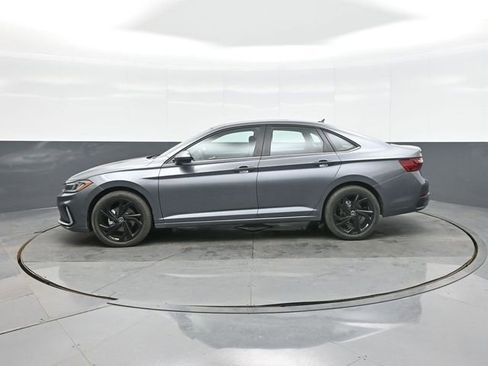 New 2026 Volkswagen Jetta SE FWD image 4