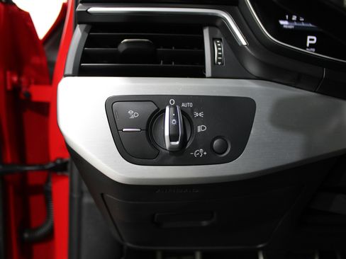 Used 2022 Audi A4 2.0T Premium Plus w/ Premium Plus Package image 9