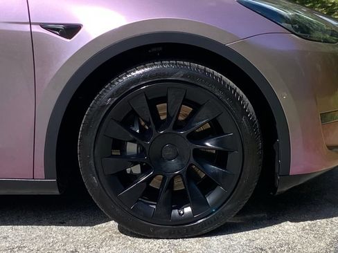 Used 2022 Tesla Model Y Long Range AWD/4WD image 11