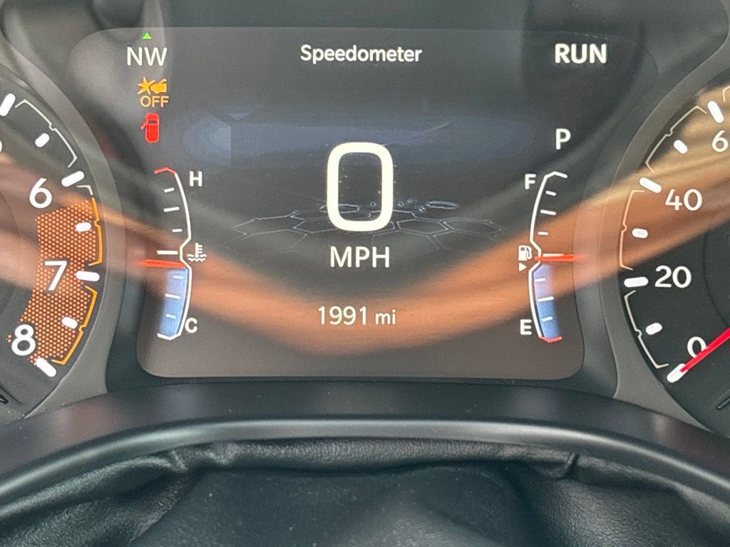 Used 2025 Jeep Compass Latitude w/ Altitude Special Edition AWD/4WD image 17