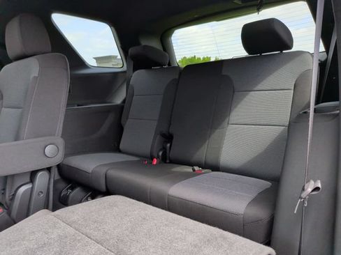 Used 2023 Chevrolet Traverse LT FWD image 24