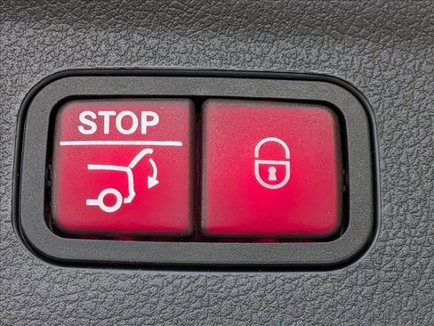 Used 2024 Mercedes-Benz GLE 450 4MATIC image 18