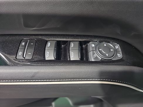 Used 2021 Cadillac Escalade ESV Premium Luxury image 30