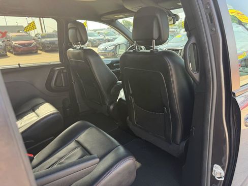 Used 2019 Dodge Grand Caravan GT FWD image 28