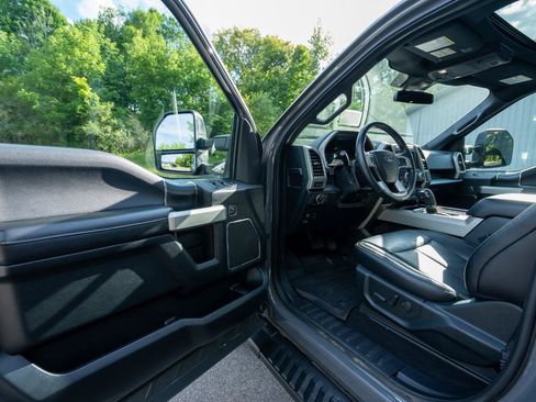 Used 2020 Ford F150 Lariat w/ Equipment Group 502A Luxury AWD/4WD image 12