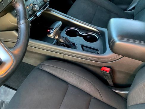 Used 2024 Dodge Durango SXT w/ 3rd Row Seating Group image 29