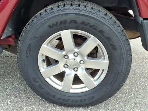 Used 2013 Jeep Wrangler Unlimited Sahara w/ Mopar Chrome Edition Group AWD/4WD image 13
