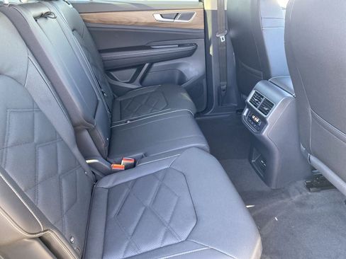 New 2026 Volkswagen Atlas SE FWD image 9