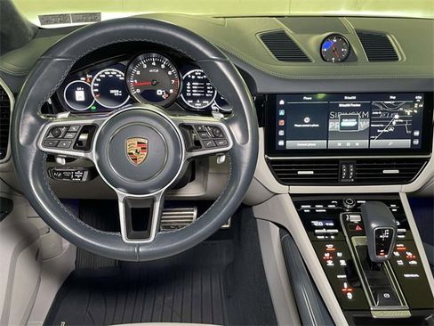 Used 2022 Porsche Cayenne GTS image 27
