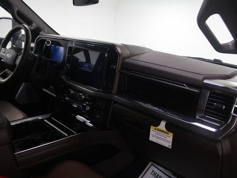New 2025 Ford F350 King Ranch w/ FX4 Off-Road Package image 28
