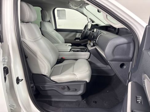 New 2026 Ford Expedition Max Active RWD image 5