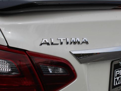 Used 2017 Nissan Altima 2.5 SR w/ Midnight Edition Package image 40