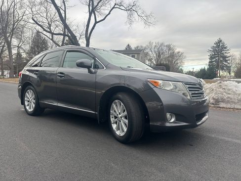 Used 2010 Toyota Venza FWD image 4