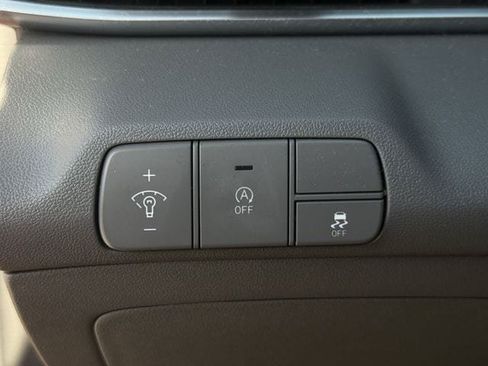 Used 2025 Hyundai Elantra SE FWD image 20