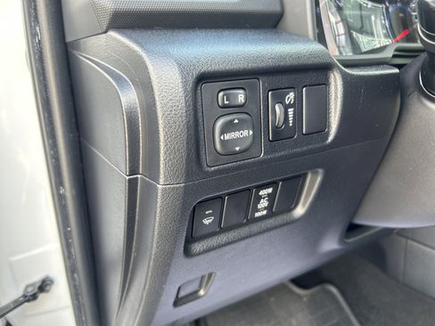 Used 2017 Toyota 4Runner SR5 image 17