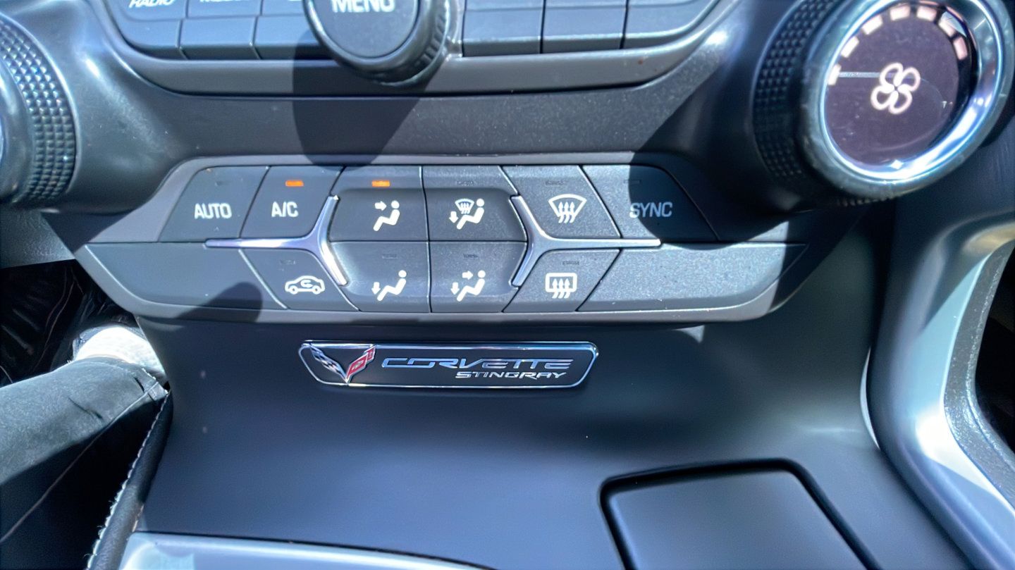 Used 2015 Chevrolet Corvette Stingray Coupe RWD image 25