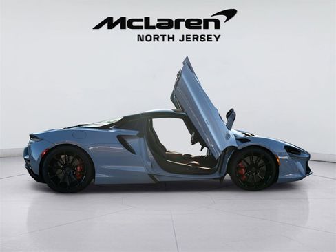Used 2025 McLaren Artura Spider image 22